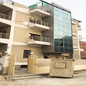 Oyo The Nest - Knowledge Park Near Pvr Ansal Plaza Greater Noida Delhi (National Capital Territory of India)
